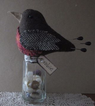 Primitive Wool Robin Bird Vintage Bottle Buttons Make Do Pin Cushion Pfatt photo