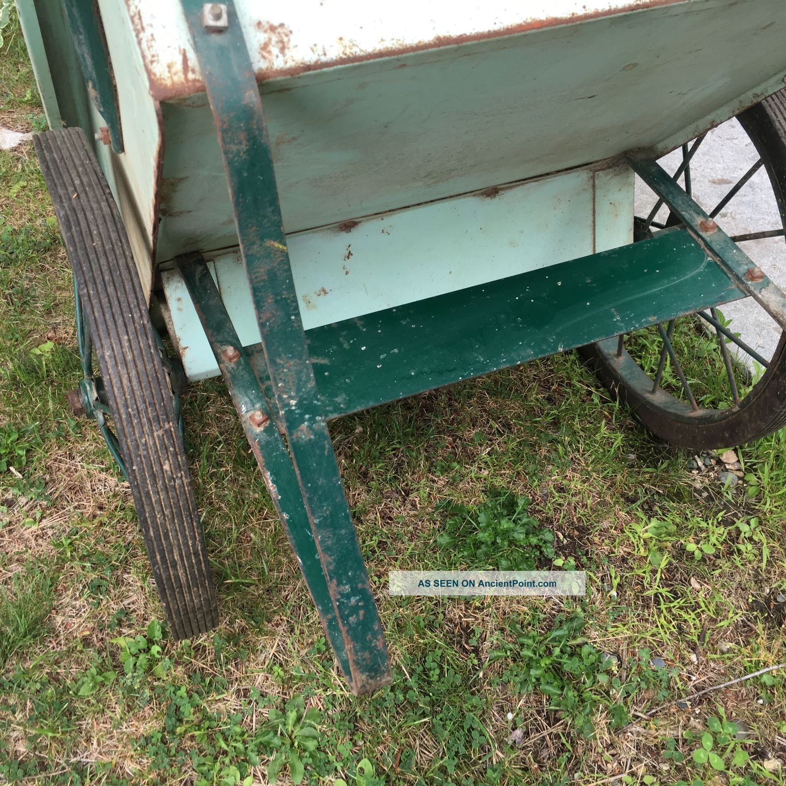 Antique Garden Cart The Town And Country Hinesburg Vermont