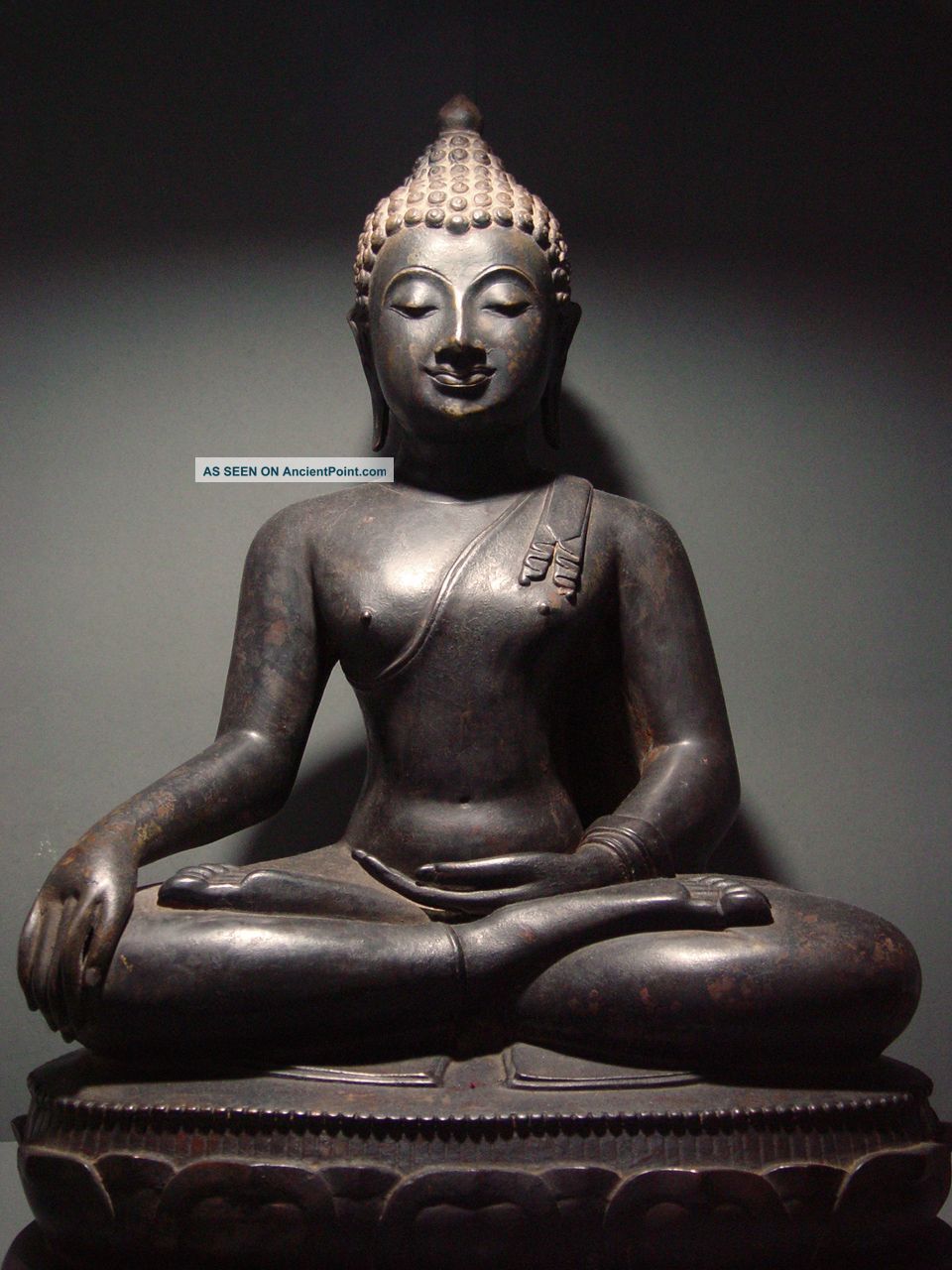 Antique Bronze Meditating Chiengsaen Buddha,  Temple Relic.  19th Century.  Rare Statues photo