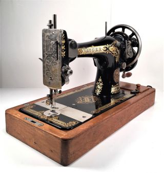 Singer Model 28 Hand Crank Sewing Machine W Bentwood Case Victorian Decals 1918 photo