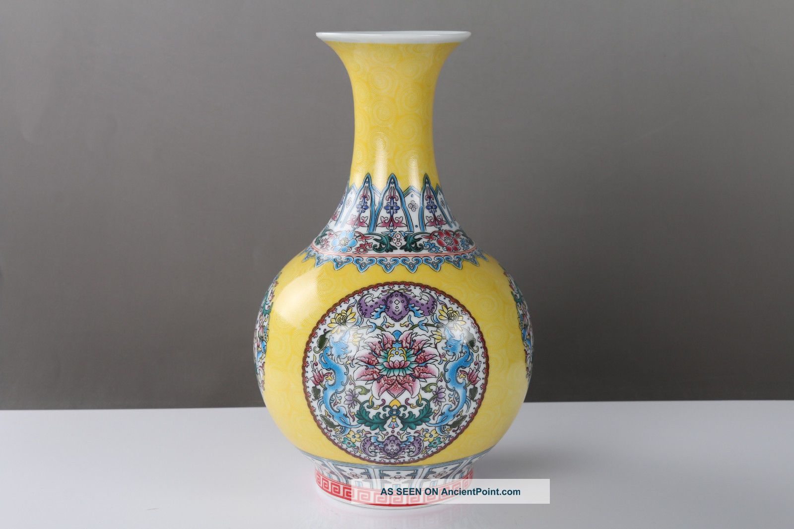 Jingdezhen Famille Rose Porcelain Painted Flower Enamel Vase Qianlong Mark H543 Vases photo