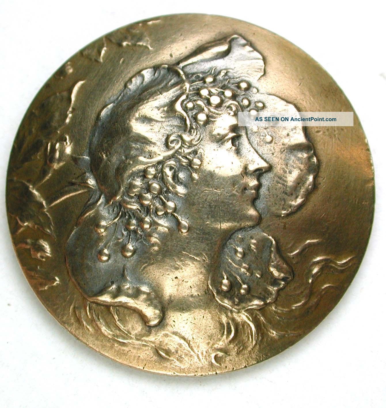 Antique Art Nouveau Button Woman W Poppy Hat Just Gorgeous Slight Dome 1 & 1/2 