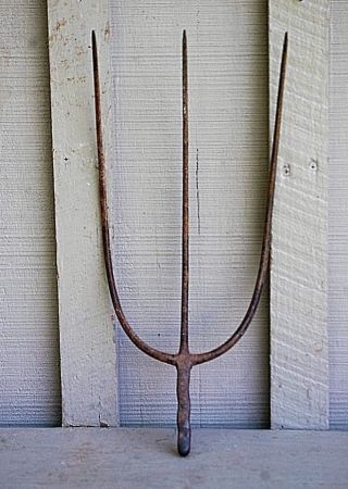 Antique Primitive Steel 3 Tine Hay Pitch Fork Head Farm Tool Country Rustic Decr photo