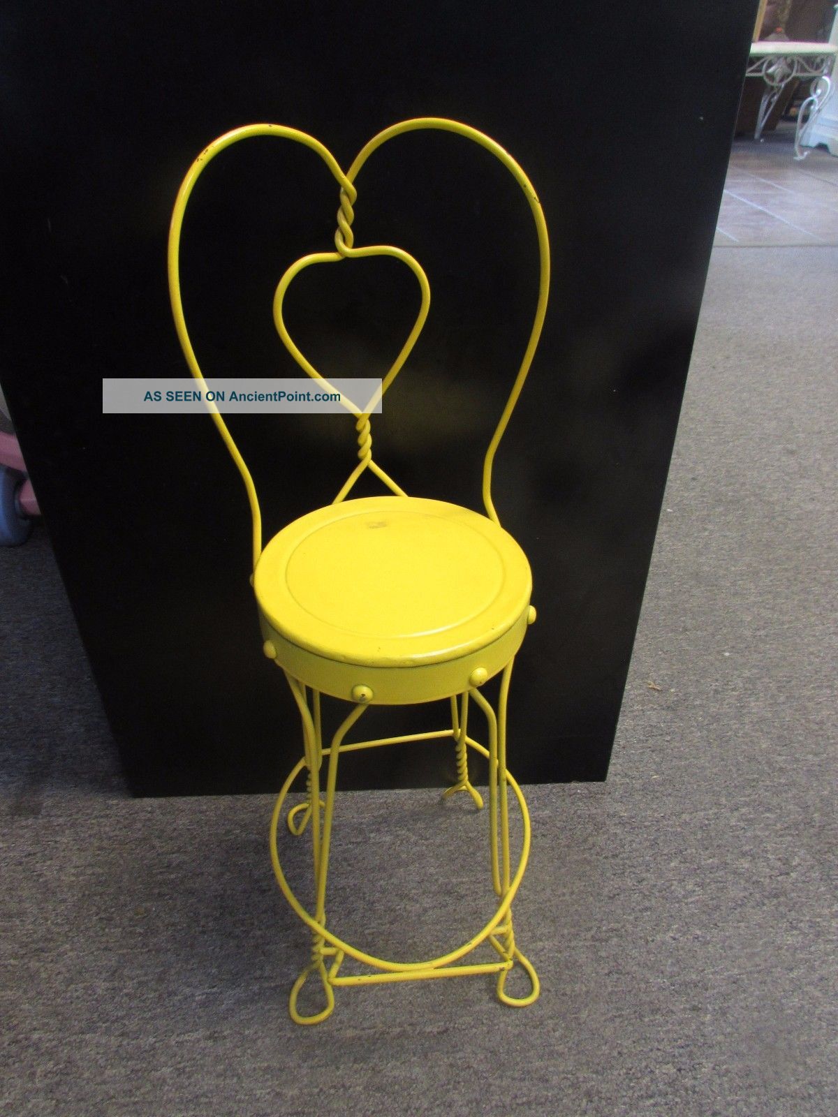 Vintage Child ' S Ice Cream Parlor Chair Vintage Wrought Iron Painted Yellow 1900-1950 photo