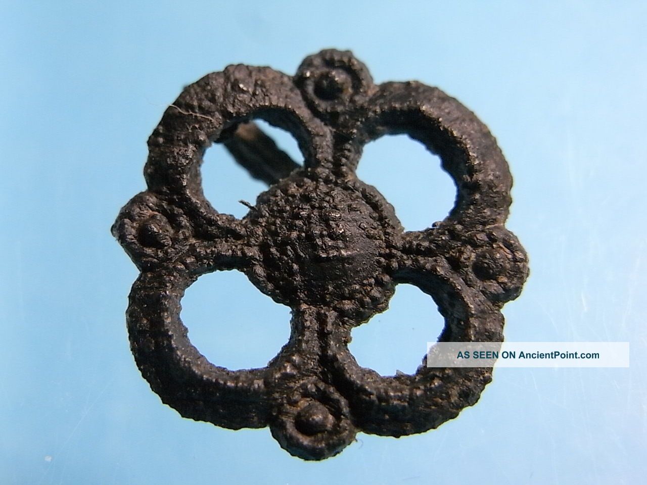 British Thames Found 15th Century Pinned Quatrafoil Flower Pilgrims Badge (a534) British photo