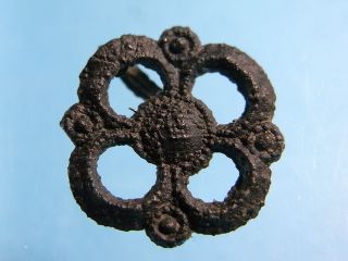 British Thames Found 15th Century Pinned Quatrafoil Flower Pilgrims Badge (a534) photo