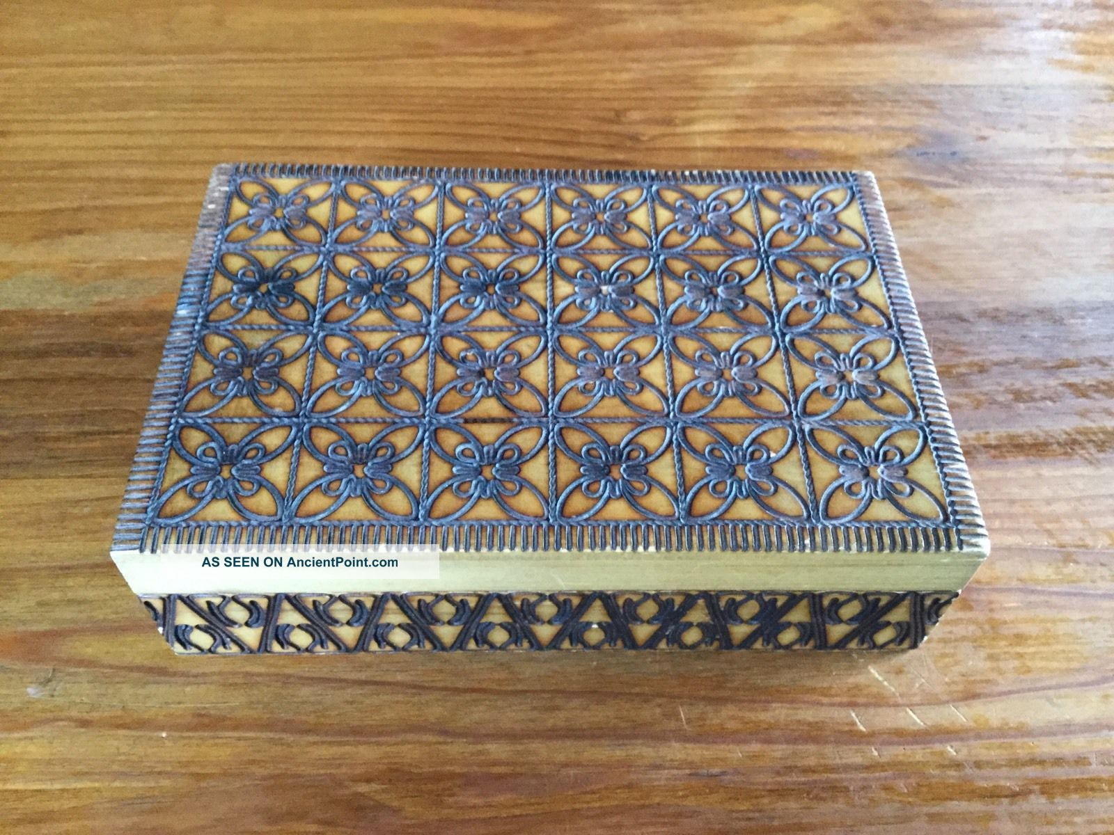 Very Decorative Hinged Wooden Box Boxes photo