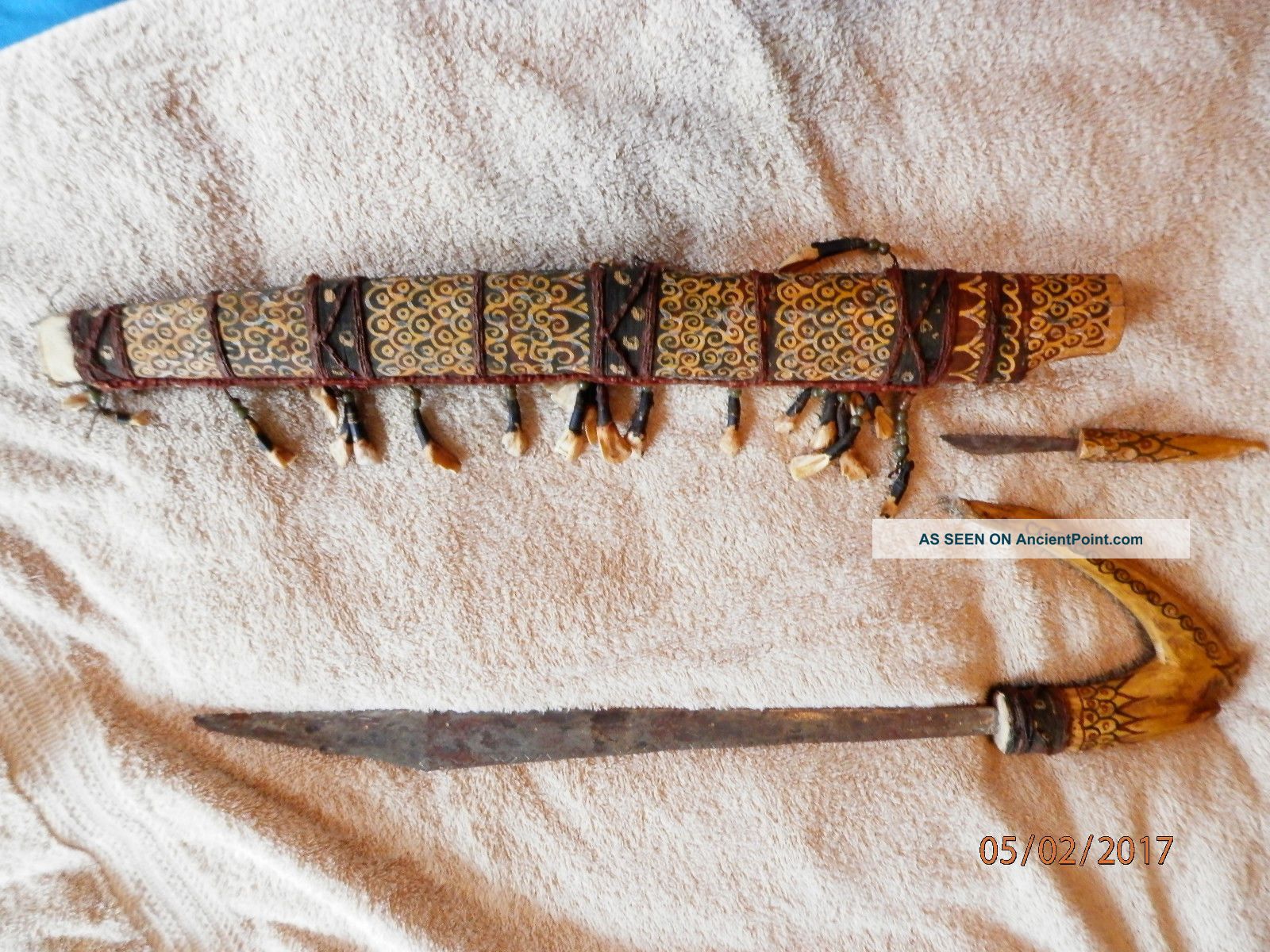 Antique Borneo Dayak Mandau Sword & Dagger & Sheath Indonesian 28 Teeth & Hair Pacific Islands & Oceania photo