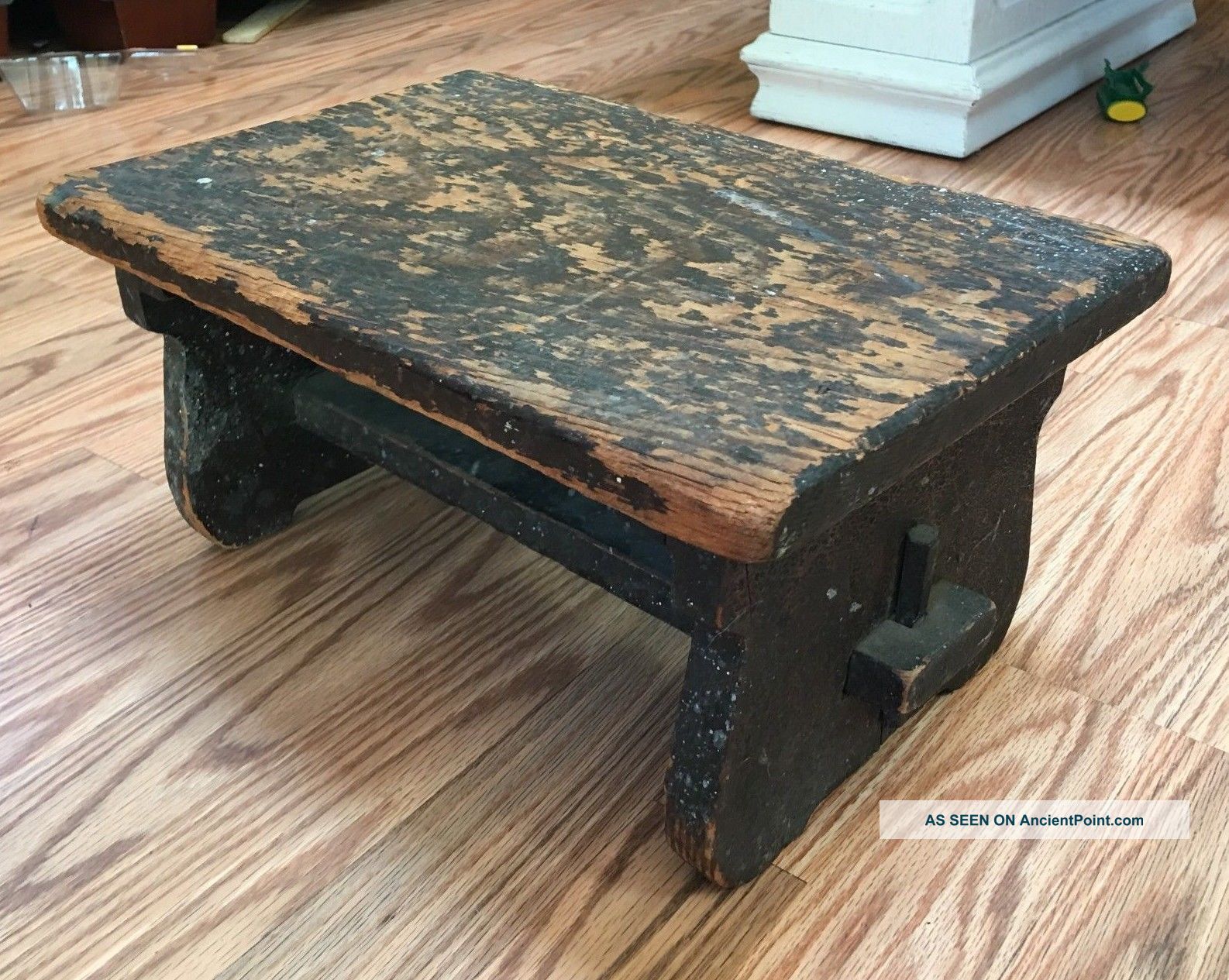 Primitive Antique Foot Stool Milking Farm Country Redwood Wood Patina Display Primitives photo