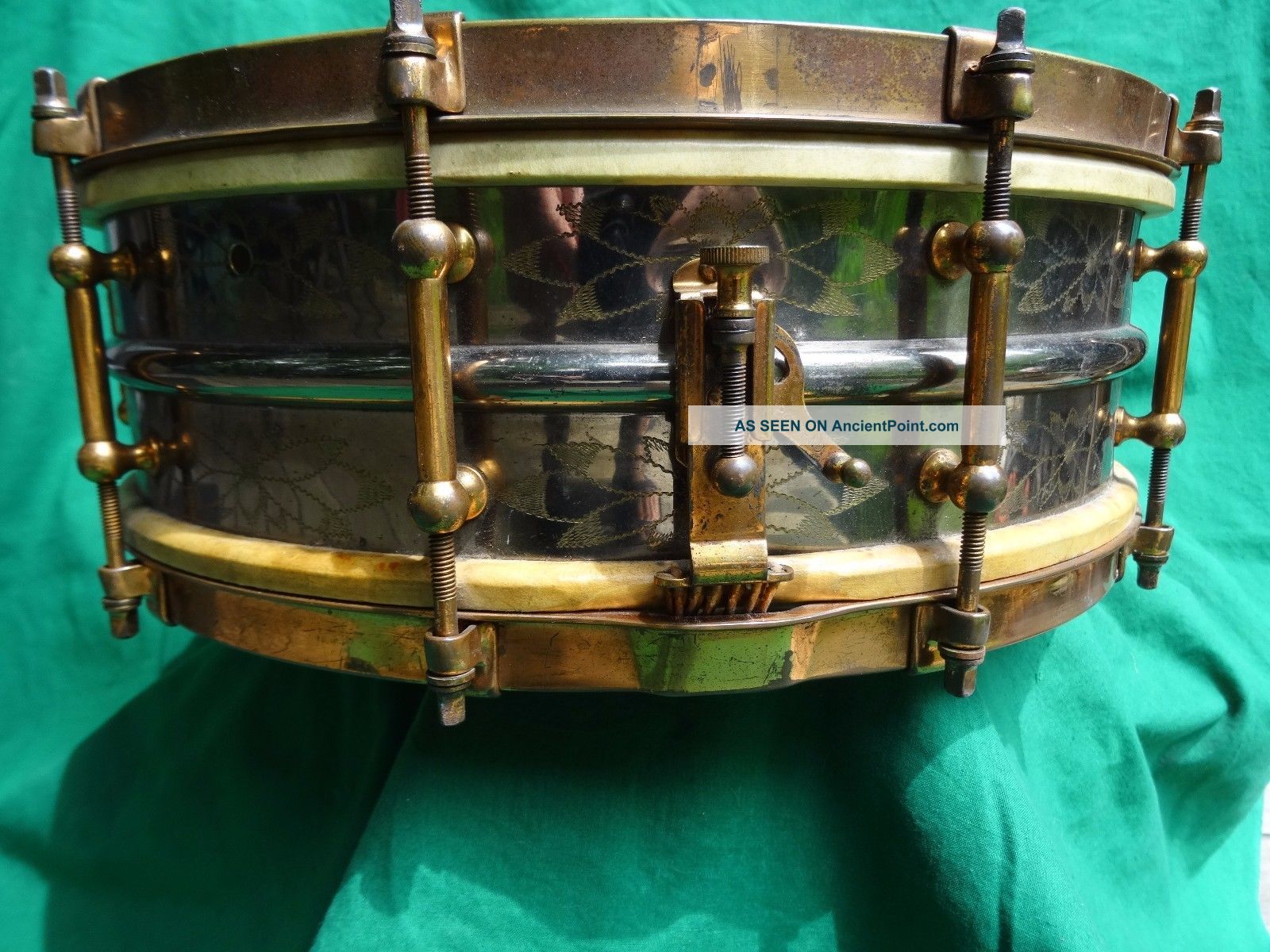 Old Ludwig Deluxe Black Beauty Snare Drum 5 X14 C.  1926 - 29 12 Petal Engraving Percussion photo
