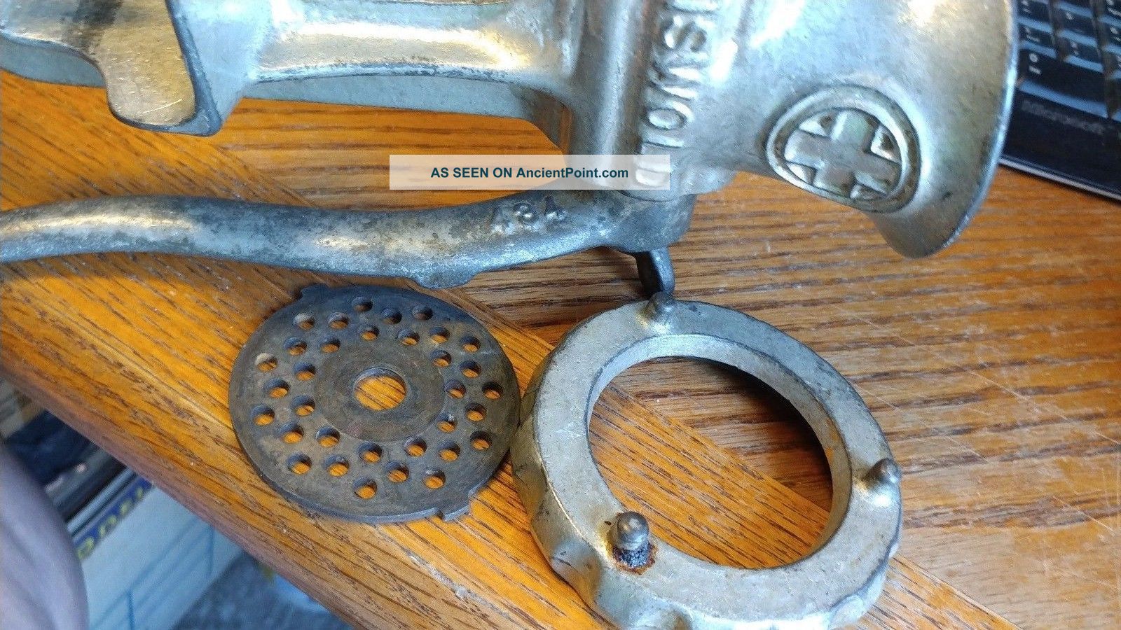 Vintage Griswold No2 Hand Crank Meat Grinder 434 On Handle Old Kitchen Tool