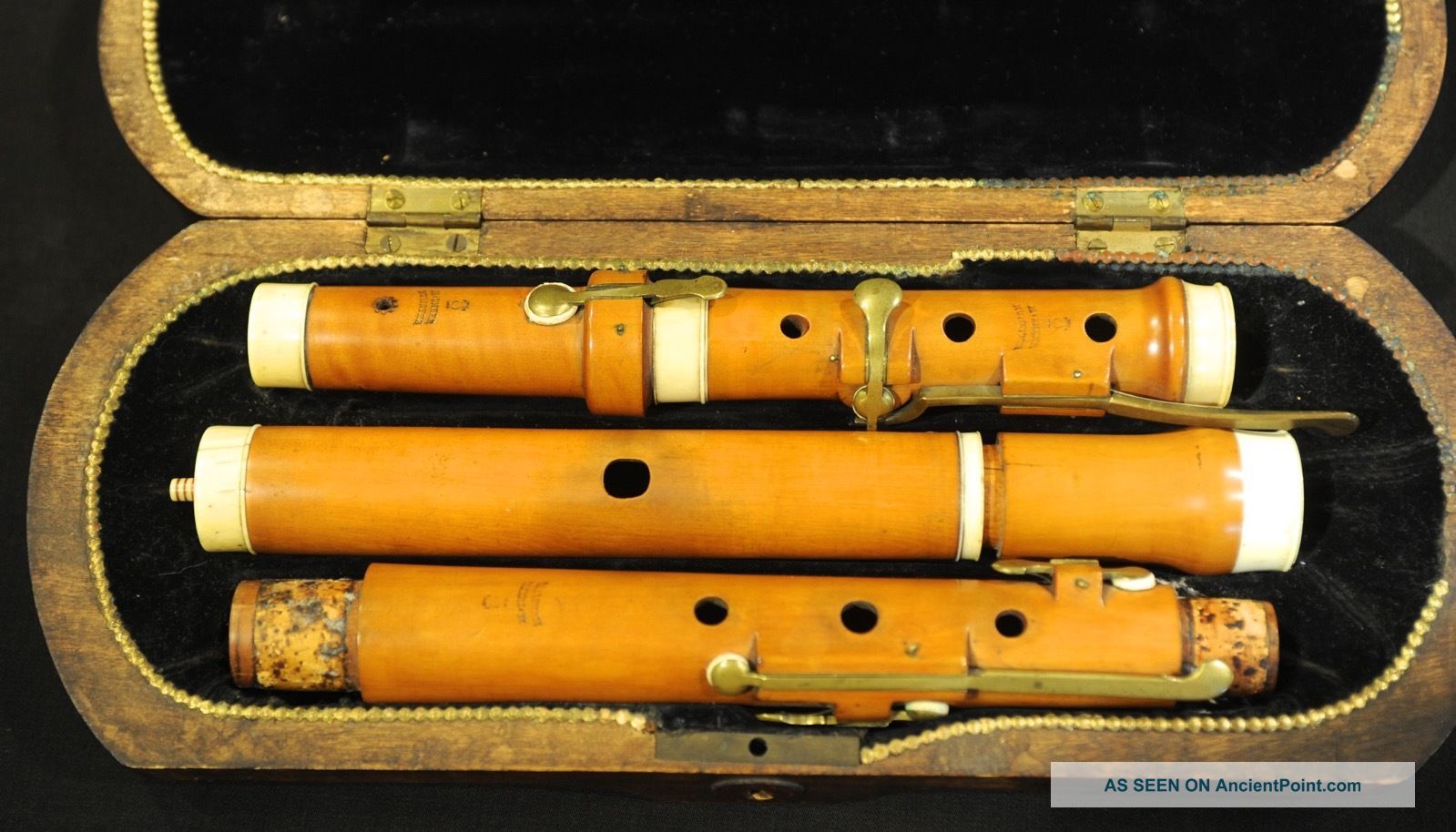 Antique Flute,  Max Kneer,  Munich 6 - Key,  Boxwood,  Bone Rings, Wind photo
