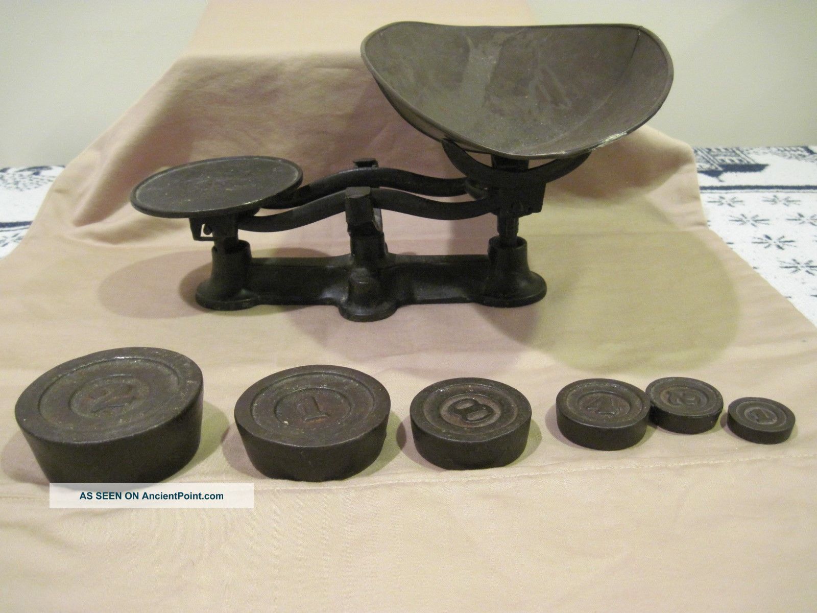 Vintage Black Antique Cast Iron Hardware Candy Counter Scale W