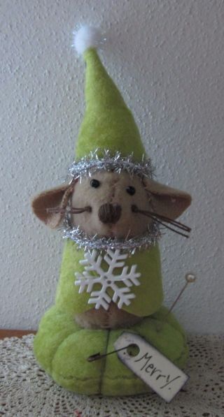 Primitive Wool Velvet Christmas Mouse Santa Make Do Pin Cushion Pfatt photo