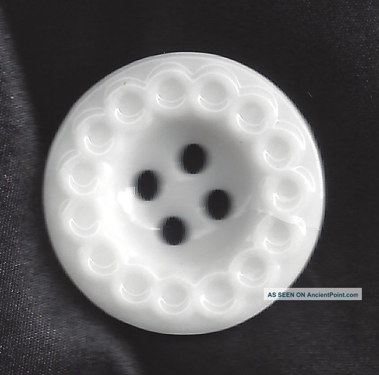 1 White Reverse Hobnail China Button Htf Nbs Medium 15/16 