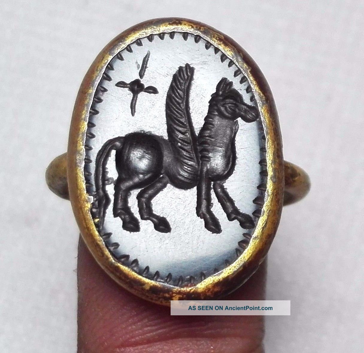 Wonderful Agate Pegasus Intaglio Stone Black Bronze Gold Gilding Ring 9.  5 Size Near Eastern photo