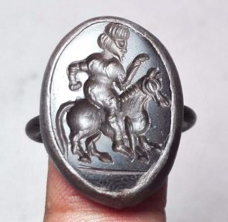 Wonderful Agate Intaglio King & Horse Stone Black Seal Bronze Ring 10.  5 Size photo
