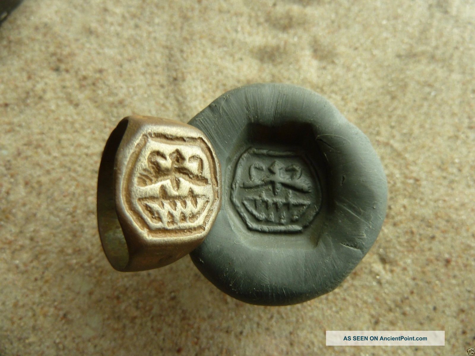 Post - Medieval Bronze Seal - Ring (601). Other Antiquities photo