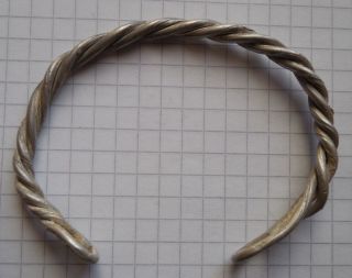 Silver Wire Twisted Bracelet Viking Period 900 - 1300 Ad Vf, photo